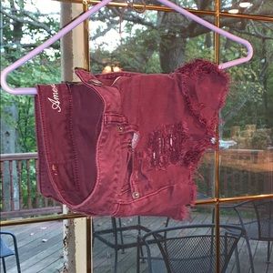American eagle maroon shorts
